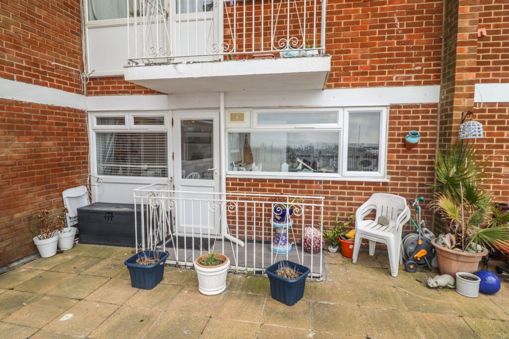 Property photo 3 of 8
