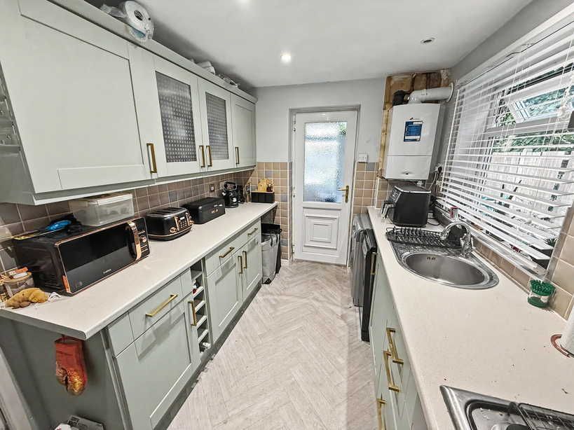 Property photo 2 of 12 Kitchen