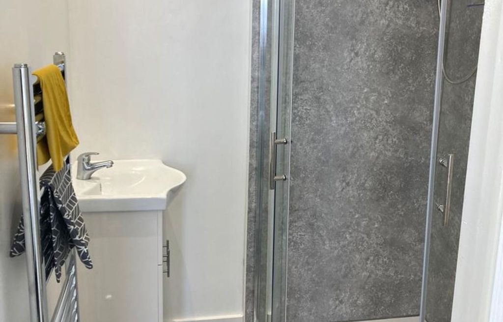 Property photo 2 of 3