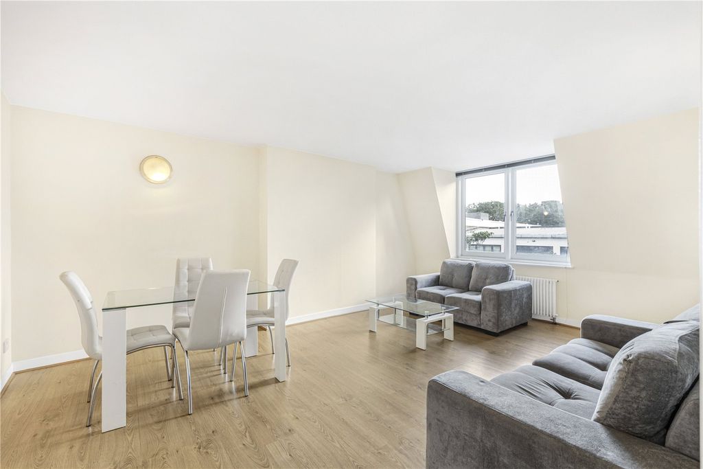 Property photo 2 of 24 Picture No. 27