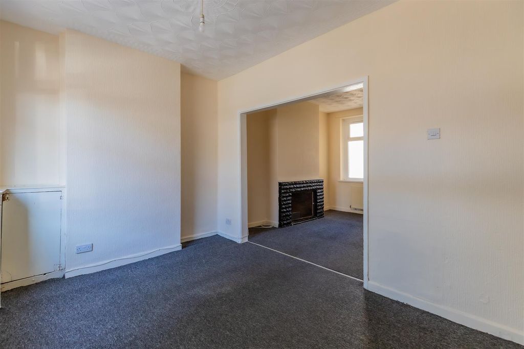 Property photo 2 of 14 50 (3 Of 18).Jpg