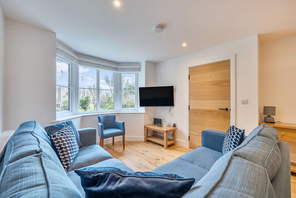 Property photo 3 of 9 Photo 3