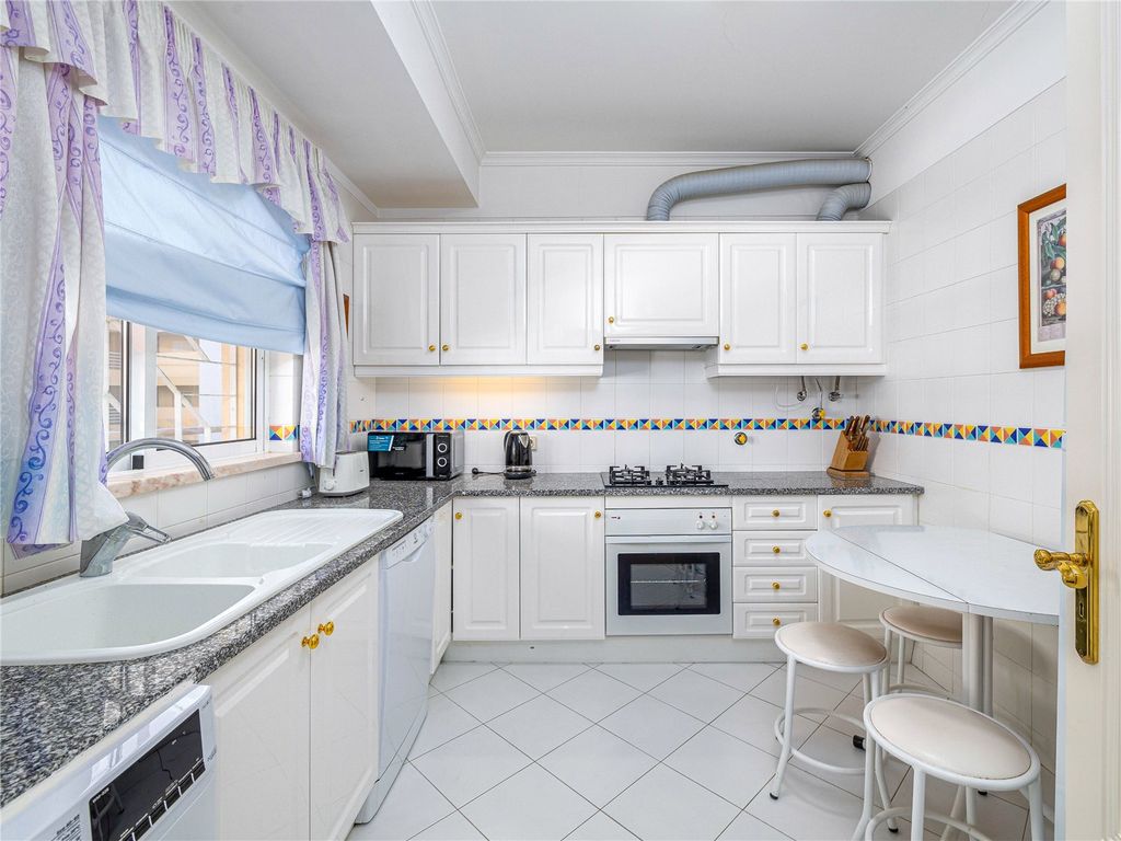 Property photo 3 of 15 Picture No. 04