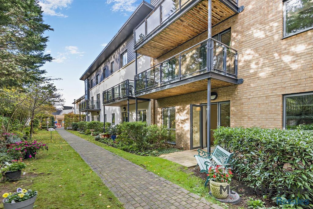 Property photo 1 of 24 8668532-Exterior04-800.Jpg