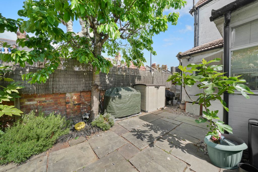 Property photo 3 of 18 Dsc01977