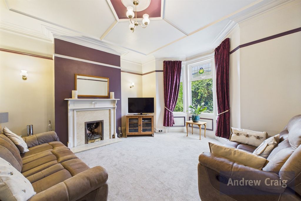Property photo 2 of 14 Lounge