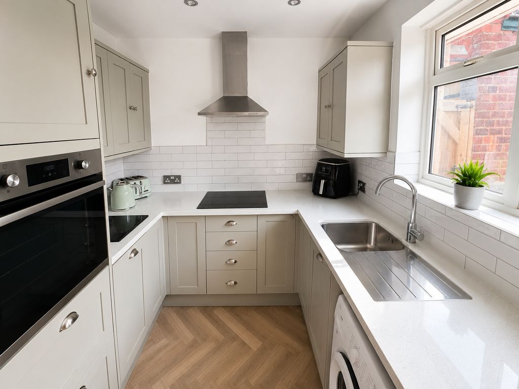 Property photo 2 of 7 Southfield Road