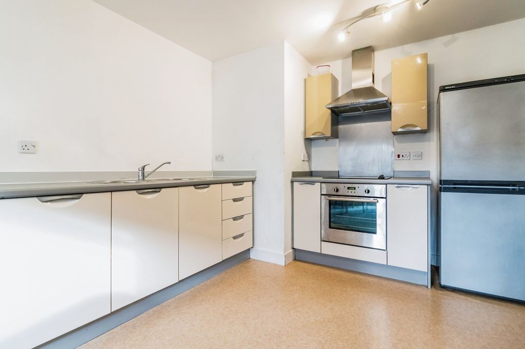 Property photo 3 of 9 Photo