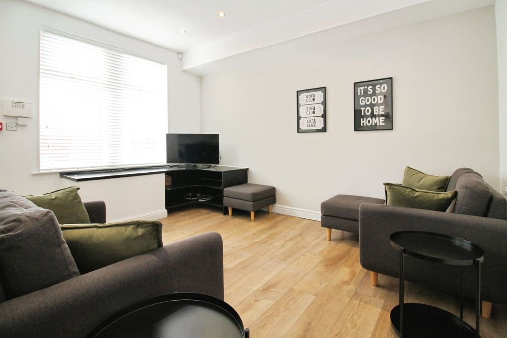 Property photo 3 of 16 Picture No. 03