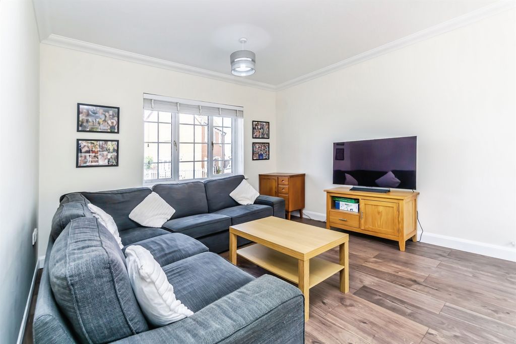 Property photo 2 of 18