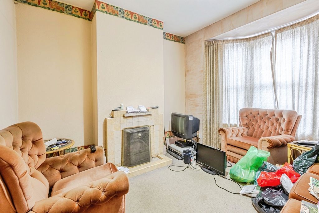 Property photo 3 of 16 Living Room