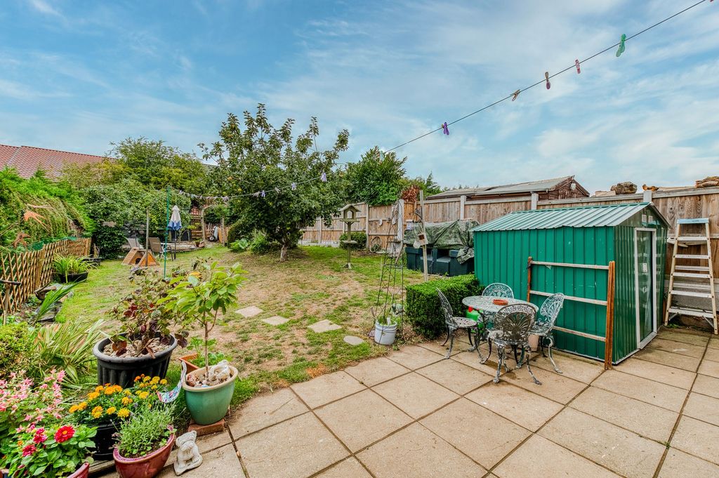 Property photo 2 of 19