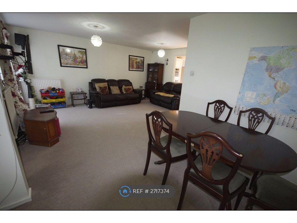 Property photo 3 of 18 Dinning