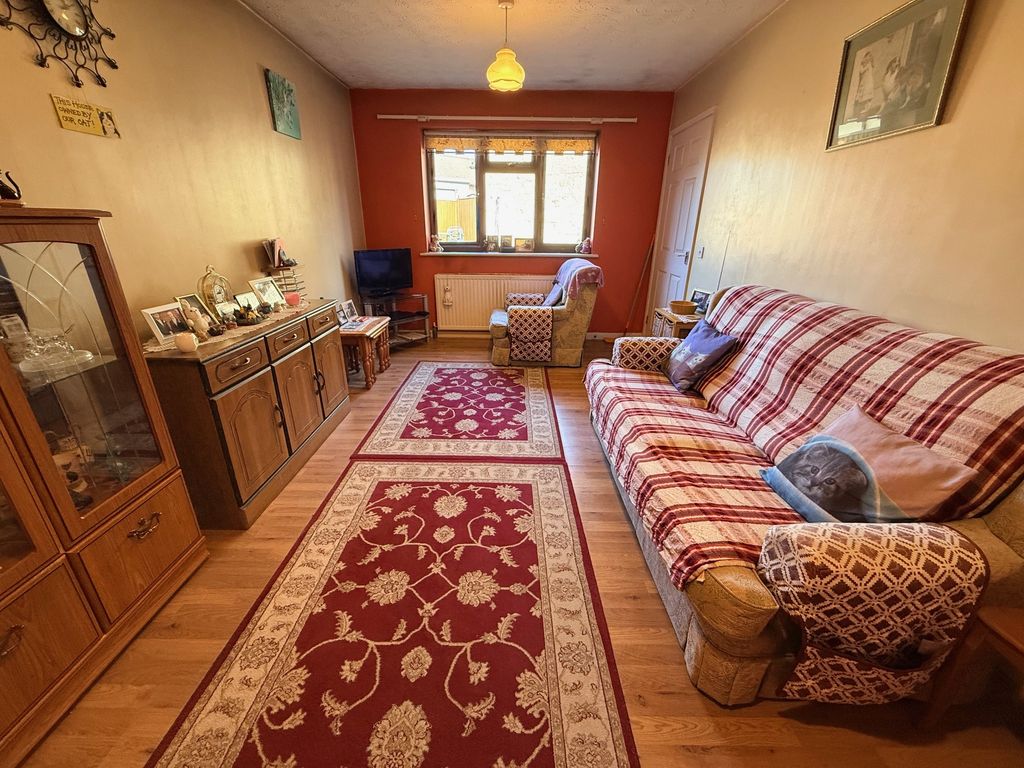 Property photo 2 of 13 Lounge