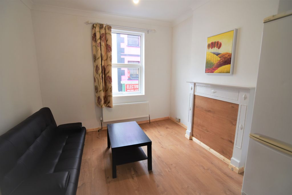 Property photo 2 of 3