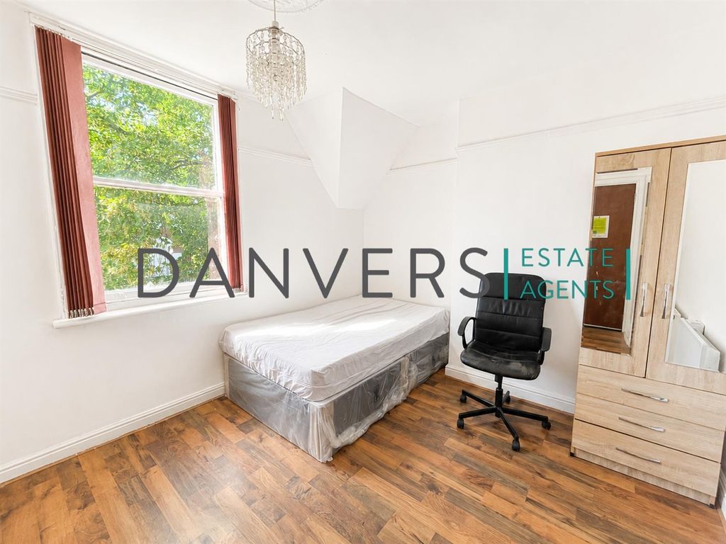 Property photo 1 of 4 Bed.Jpg