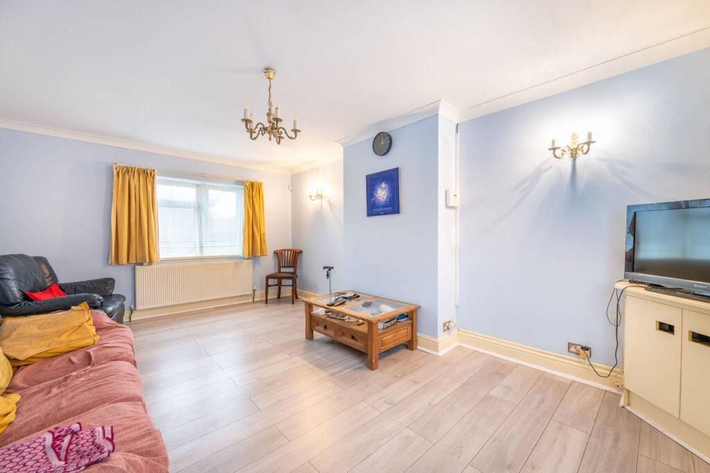 Property photo 2 of 11 Gallery