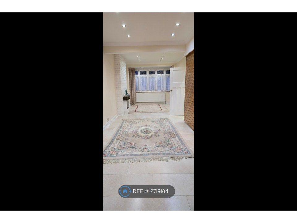 Property photo 3 of 34