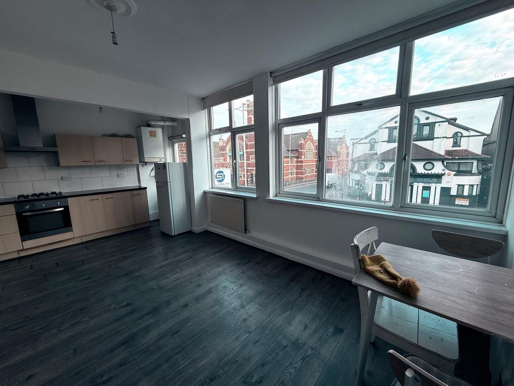 Property photo 2 of 9 Gallery