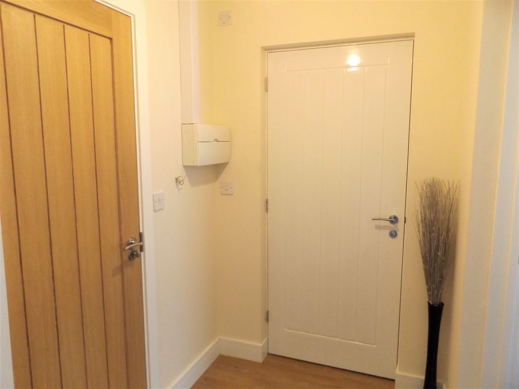 Property photo 3 of 9 Hallway
