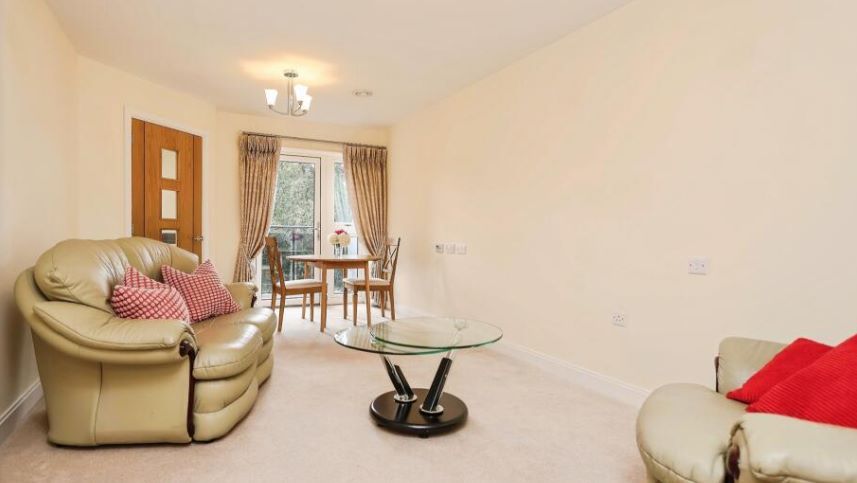 Property photo 2 of 8