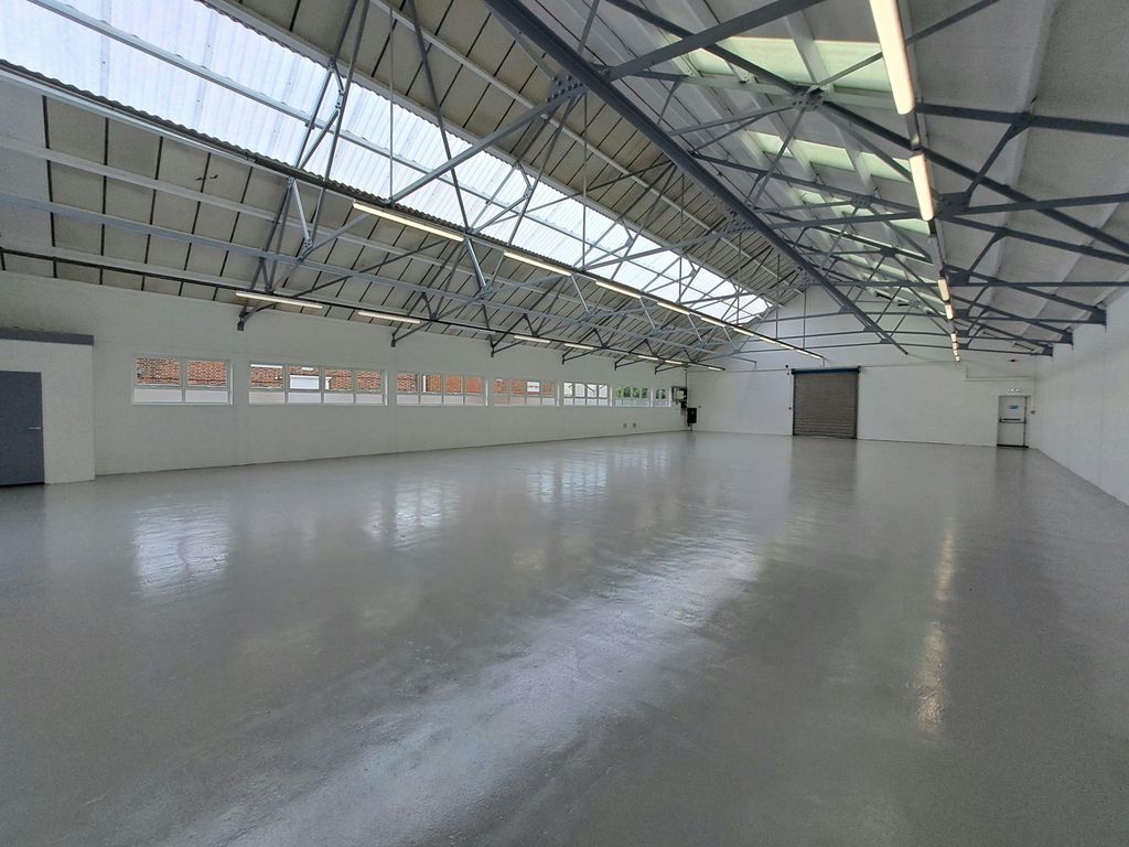 Property photo 3 of 8 Unit 16 Tewin Court Internal 2.Jpg