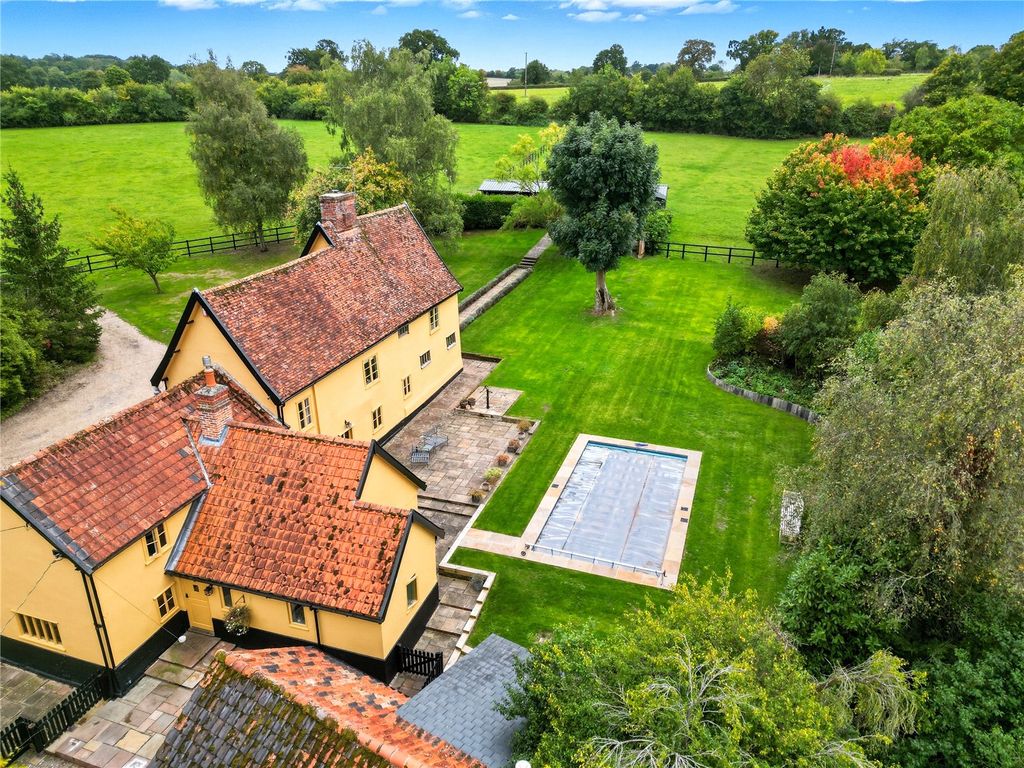 Property photo 3 of 22 Gardens