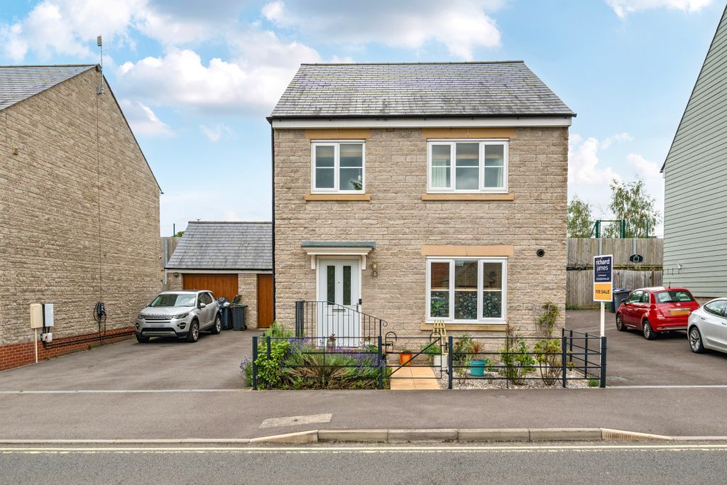Property photo 1 of 18 13128541685Bfc8A33013