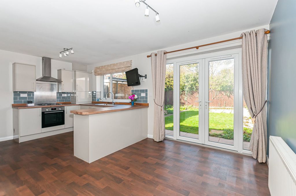 Property photo 3 of 13