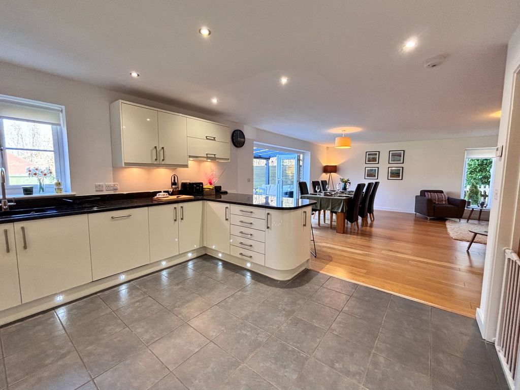 Property photo 3 of 49