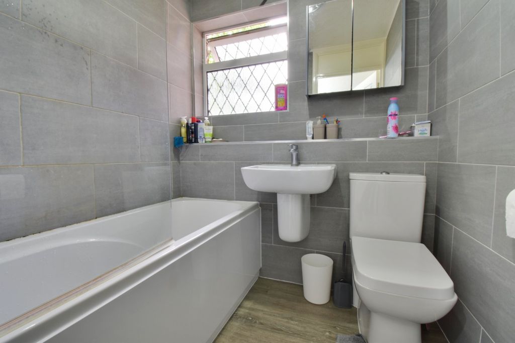 Property photo 3 of 5 Picture No. 02