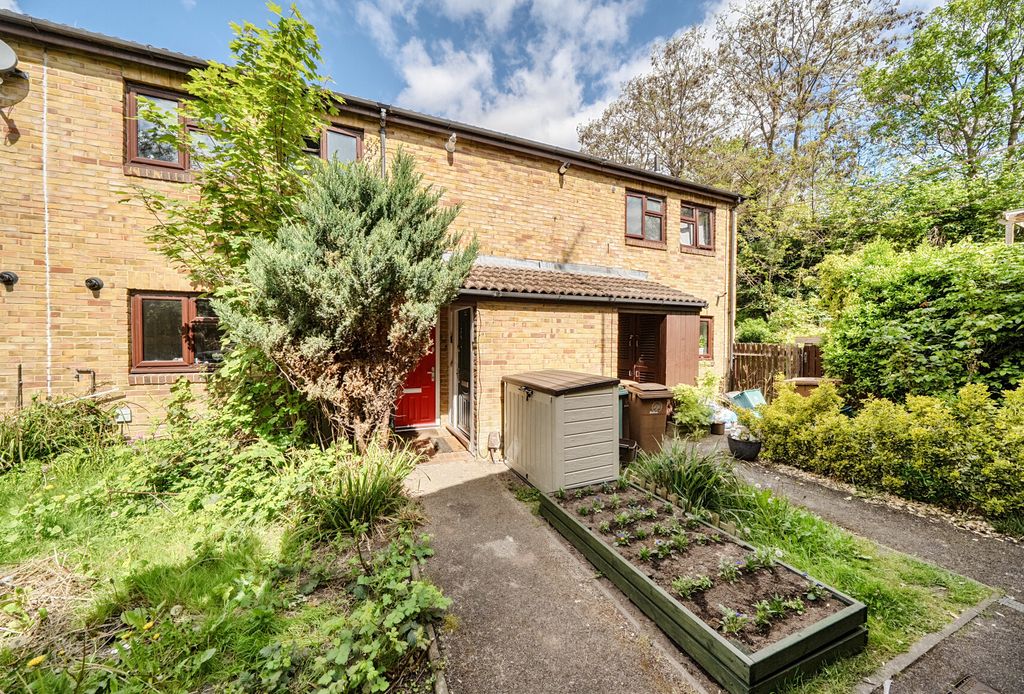 Property photo 1 of 12 External