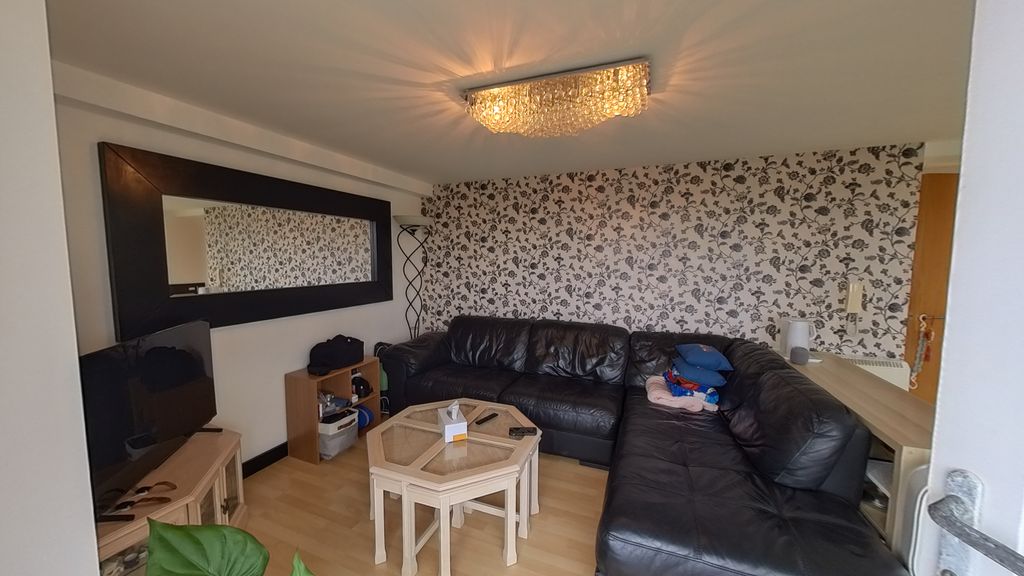 Property photo 2 of 24