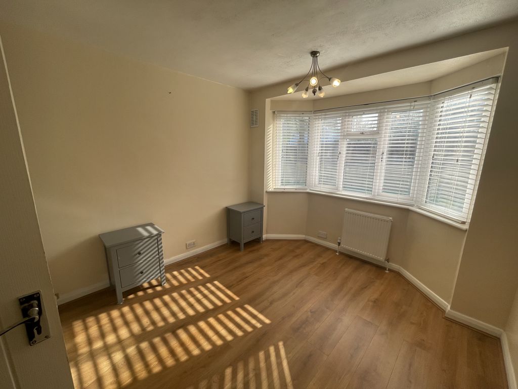 Property photo 1 of 5 2 Bedroom Flat