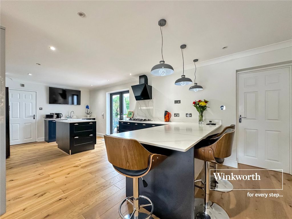 Property photo 2 of 21 Picture No. 08