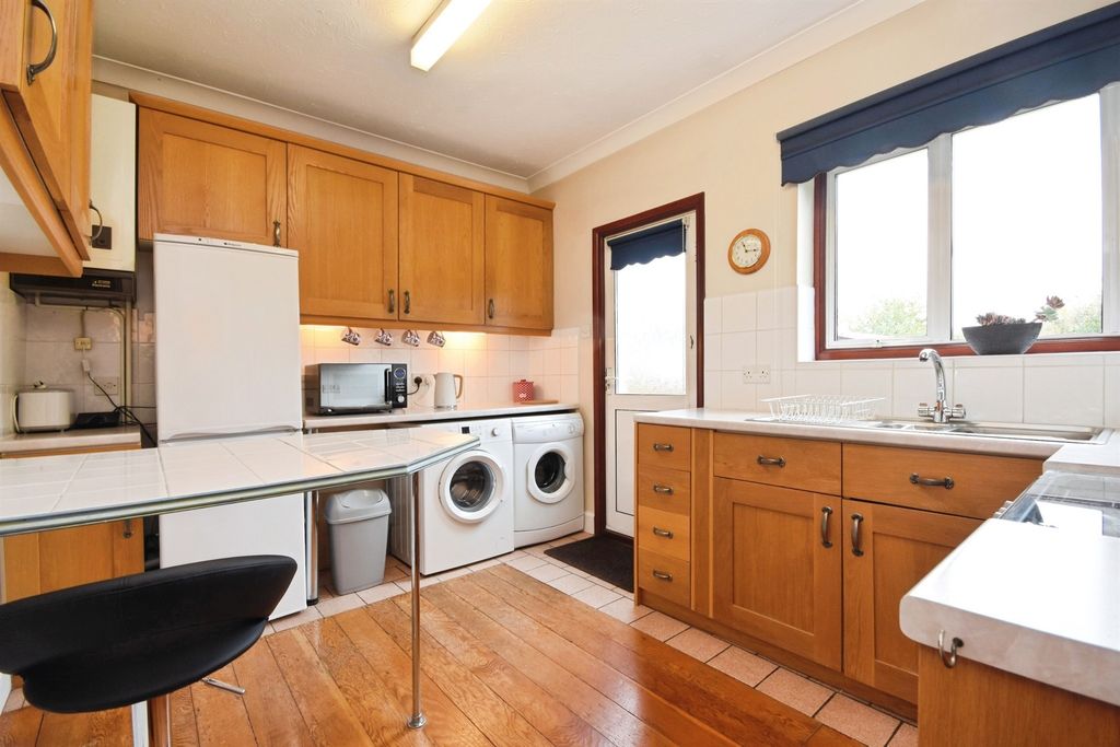 Property photo 3 of 16