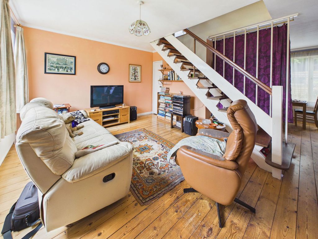 Property photo 2 of 19