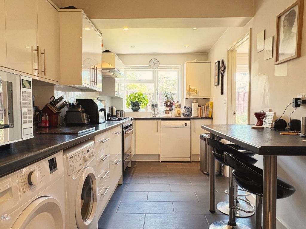 Property photo 2 of 16 5033115