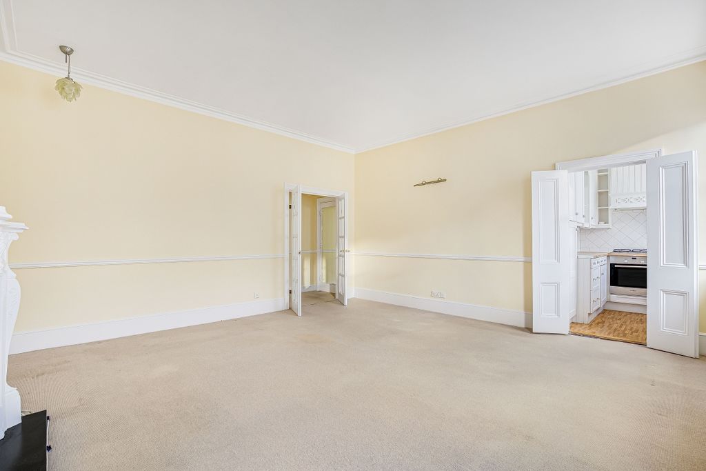 Property photo 3 of 11 Kfh_South_Ken_-108_l