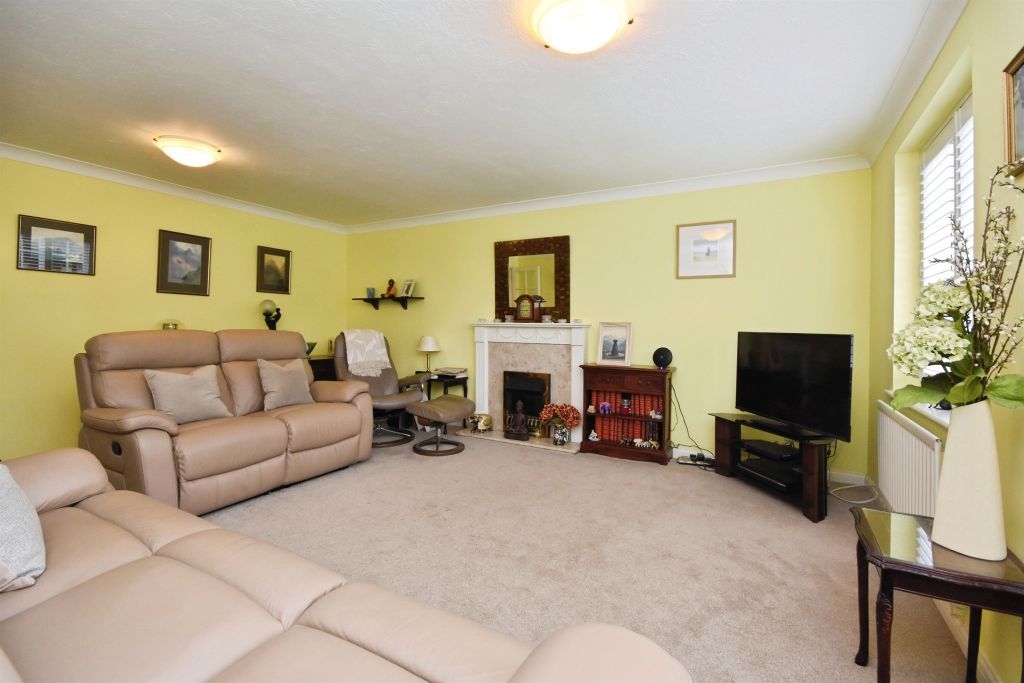 Property photo 3 of 23