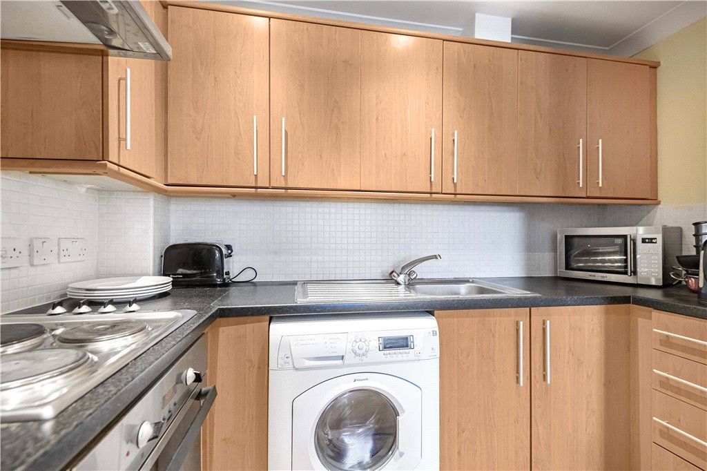 Property photo 3 of 9 Kitchen