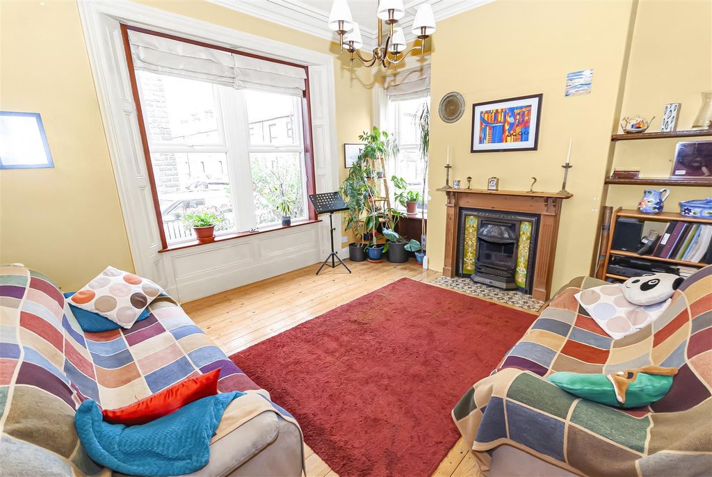 Property photo 3 of 36 Living Room