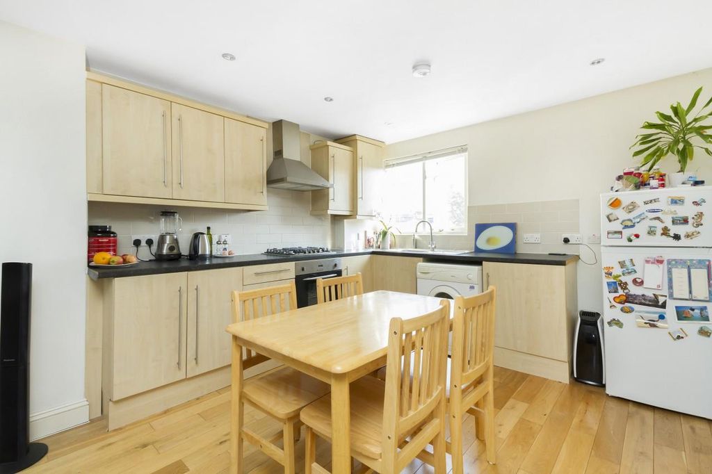 Property photo 2 of 5