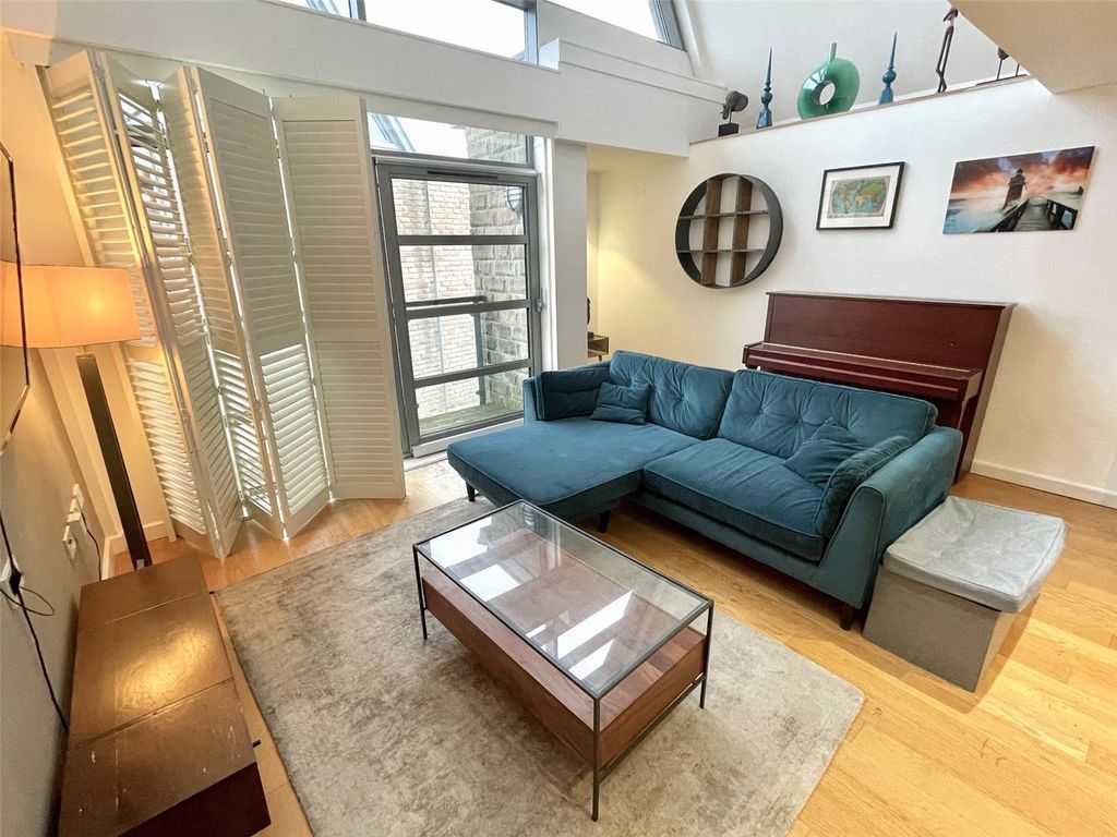 Property photo 1 of 22 Living Space
