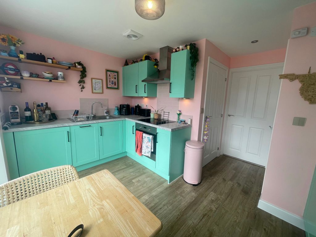 Property photo 2 of 11