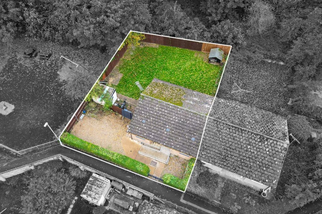 Property photo 2 of 13 4515621