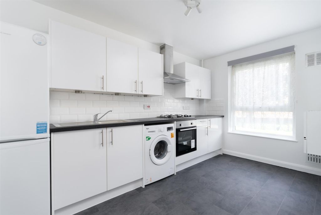 Property photo 2 of 9 Shawfield Court-4.Jpg