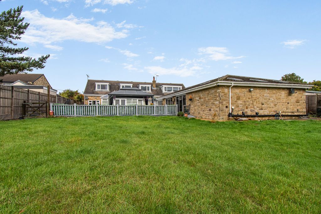 Property photo 2 of 30