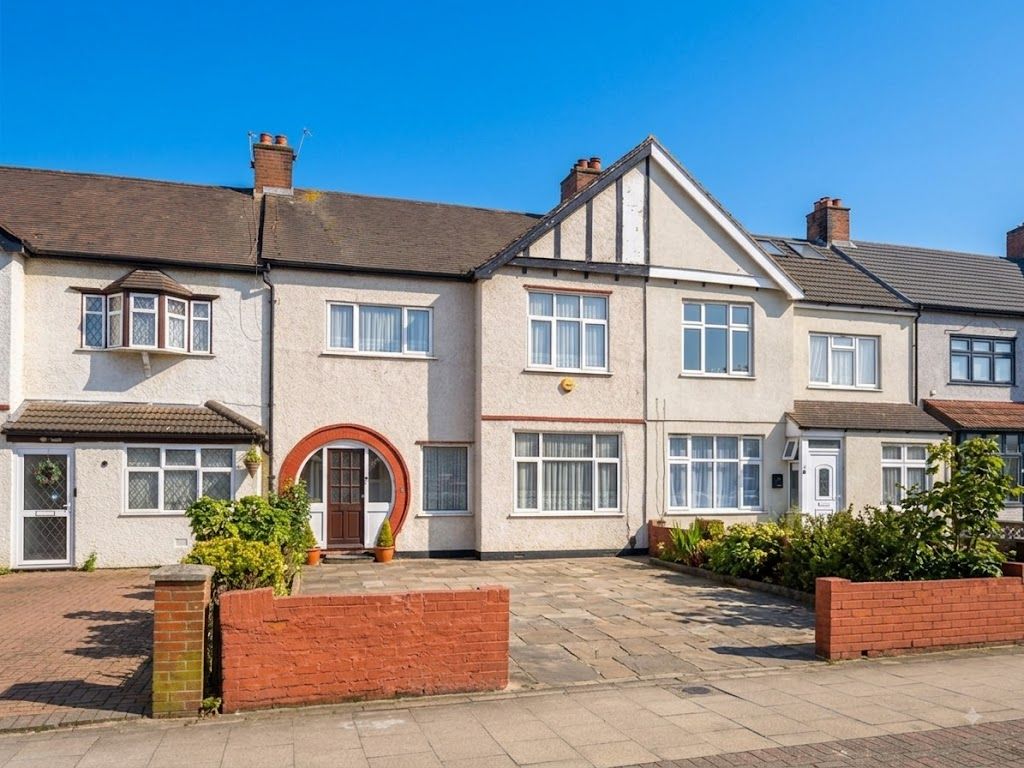 Property photo 1 of 18