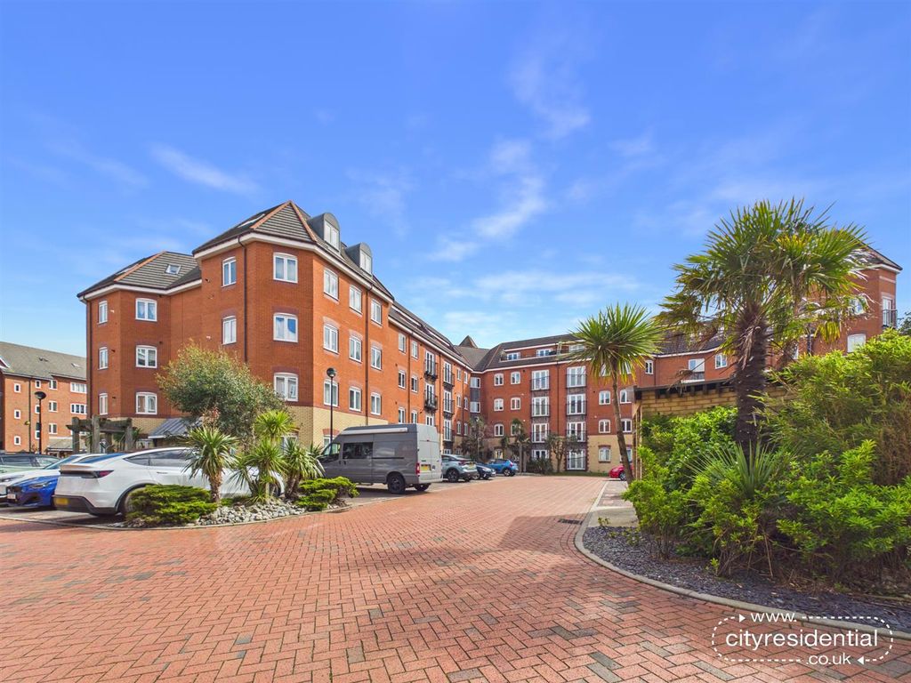 Property photo 2 of 17